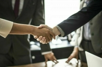 В Комитете Госдумы поддержали лицензирование работы дилеров с физлицами