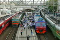 Белозеров: РЖД обслуживает и перевозит 1,2 миллиарда пассажиров в год