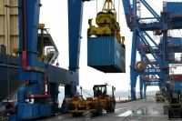 ФТС: Объем внешней торговли России в январе снизился почти на 13%