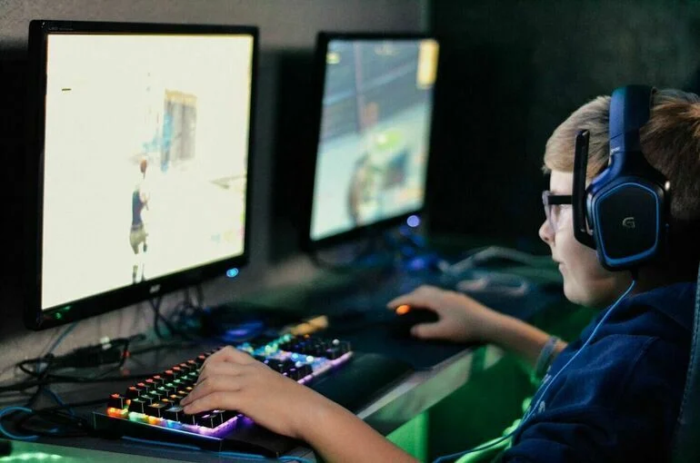 Шведский разработчик компьютерных игр Embracer уходит из России