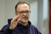 Комментатор Виктор Гусев рассказал, как его спасли в «Крокусе»