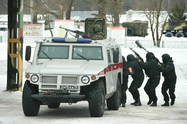 Бойцы Росгвардии, служащие по контракту, смогут переобучиться бесплатно
