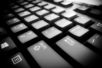 Интернет-компании будут обязаны хранить данные о геолокации и средствах платежа