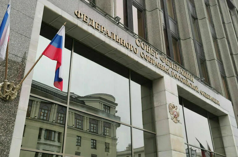 В Совфеде объяснили, как будут следить за судимыми за педофилию