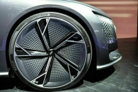 Под налог на роскошь попадет еще больше люксовых авто