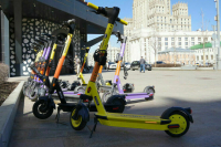 За самокатчиками будут следить уличные камеры и чат-бот