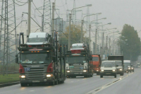 Путин поручил увеличить суточные дальнобойщикам