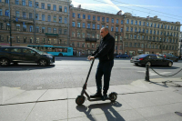Депутат назвал спорным предложение об обязательной регистрации личных самокатов