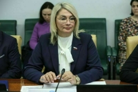 Сенатор Косихина выступила за создание профессии няни 