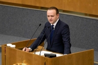 Даванков предложил разрешить должникам оплачивать штрафы в аэропорту при вылете