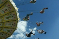 Туалетная бумага, швейные машины, аттракционы: какого оборудования нет в России?