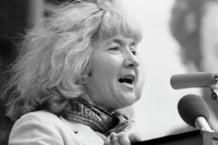 Она знала о войне все