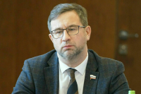 Сенатор Владимиров поддержал законопроект о покупке сим-карт по биометрии