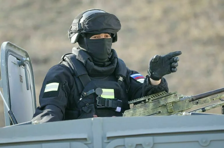 Добровольцев в составе Росгвардии и Минобороны уравняют в правах