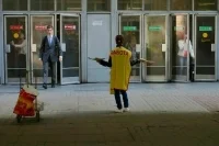 Минимальный оклад предложили сделать не ниже уровня МРОТ