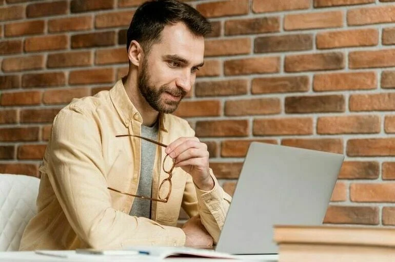 Эскортниц на сайтах знакомств вычислит искусственный интеллект