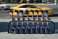 Штрафы для самокатчиков пропишут в КоАП