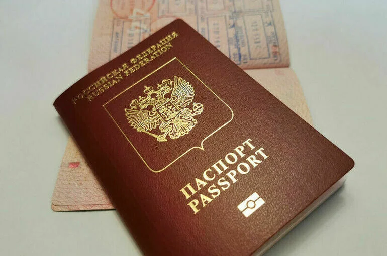 Консульские учреждения РФ выдали почти полмиллиона загранпаспортов в 2023 году