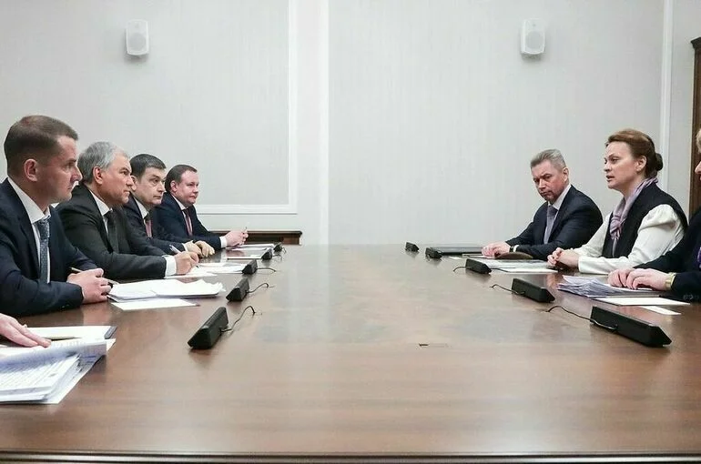 Володин и Цивилева обсудили возможность выдачи инвалидам СВО машин с ручным управлением
