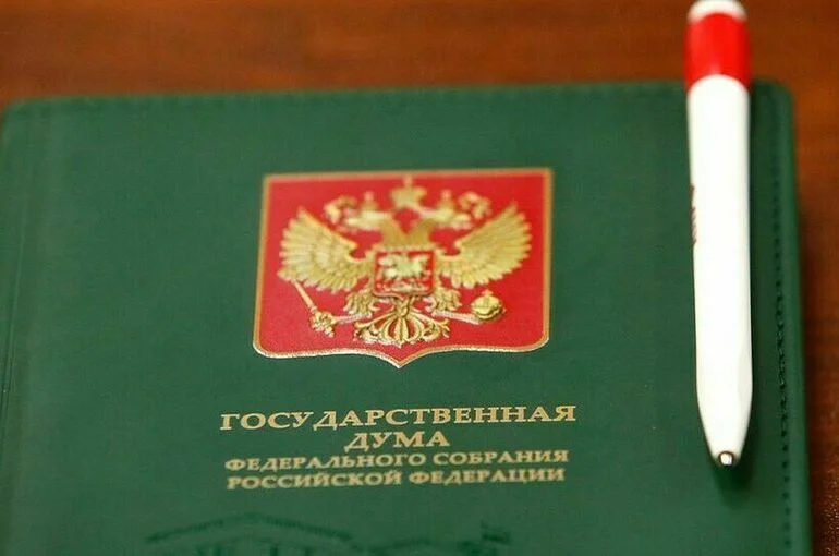 Депутаты из рабочей группы по СВО вручили награды военным в ДНР и ЛНР