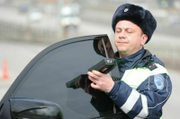 Автоэксперт счел небезопасной идею смягчить требования к тонировке машин