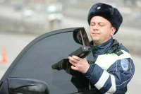 Автоэксперт счел небезопасной идею смягчить требования к тонировке машин