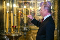 Путин после инаугурации посетил благодарственный молебен