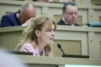 Сенатор Лантратова: Россияне очень любят президента, а во всем мире его искренне уважают