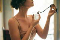 Эксперт рассказал, чем опасны поддельные духи и одеколоны