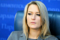 Депутат Лантратова призвала поменять подходы к оплате труда педагогов