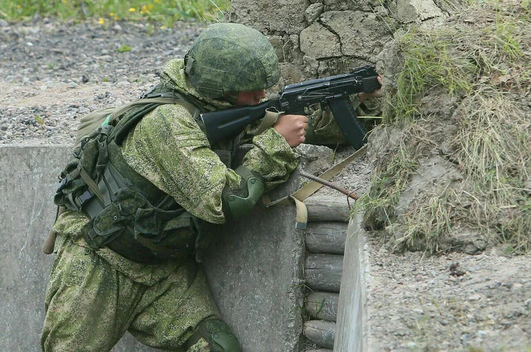 Российские войска взяли под контроль основные высоты и часть дорог у Липцов