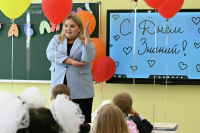 Минпросвещения снова обещает педагогам достойные зарплаты