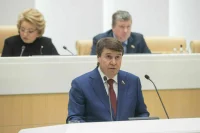 Сенатор Цеков считает, что ЕС имеет рычаги давления на Венгрию