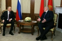 Путин обсудит с Лукашенко участие Белоруссии в учениях с ядерным оружием