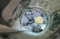 Курс доллара на Мосбирже впервые с 30 января упал ниже 89 рублей
