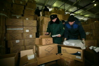 Комитет Госдумы поддержал передачу конфискованных телефонов и продуктов регионам