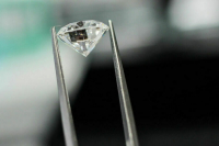 Неограненные алмазы и золотые самородки в ломбард не примут