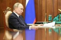 Путин даст поручение о проработке предложения по инспекции органов опеки