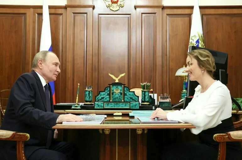 Путин одобрил идею ввести знак качества «Семьям рады» в сфере услуг