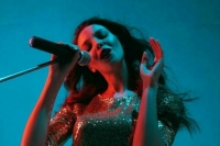 Не пить, не выражаться: правильно вести себя на сцене артистов обяжет закон