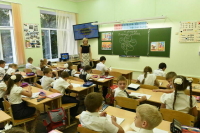 Кабмин оценит нагрузку на школьников после введения единых программ обучения