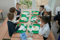 Младшие школьники стали есть меньше соли и сахара