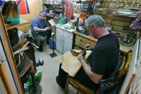 Работники легкой промышленности отмечают 9 июня профессиональный праздник