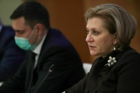 Попова: Очередной подъем заболеваемости COVID-19 ожидается в начале осени