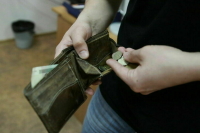 Зарплату «на руки» ниже МРОТ предлагают запретить