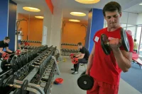 Фитнес-центры поднимают расценки