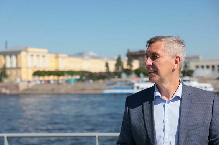 Теплоход «Виктор Астафьев» сошел со стапелей в Санкт-Петербурге