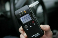 Депутат Нилов предложил устанавливать алкотестеры в общепите и на заправках