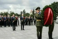 Володин и Сергеенко возложили цветы к монументу Победы в  Минске