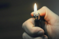 Продажу зажигалок и газовых баллонов детям хотят запретить федеральным законом